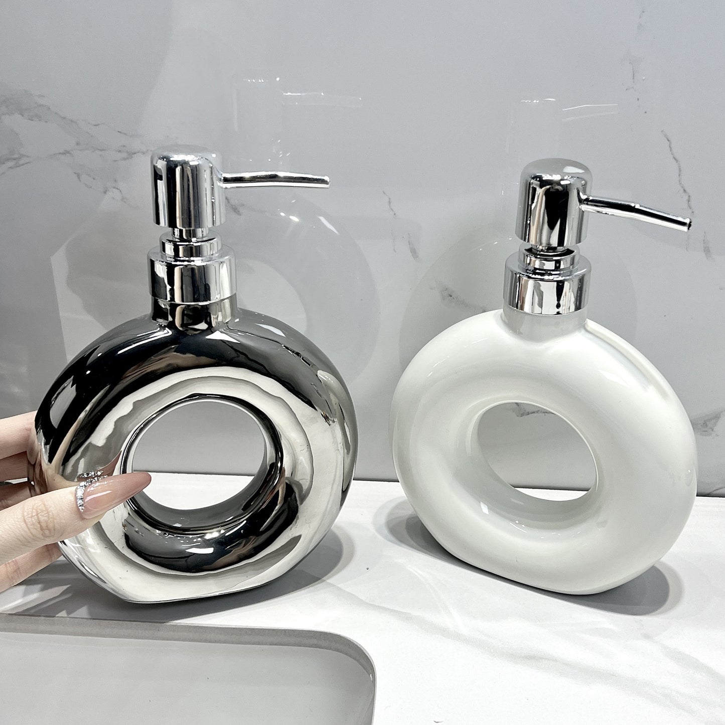 A ceramic pressing bottle