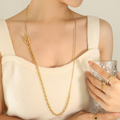 A necklace jewelry