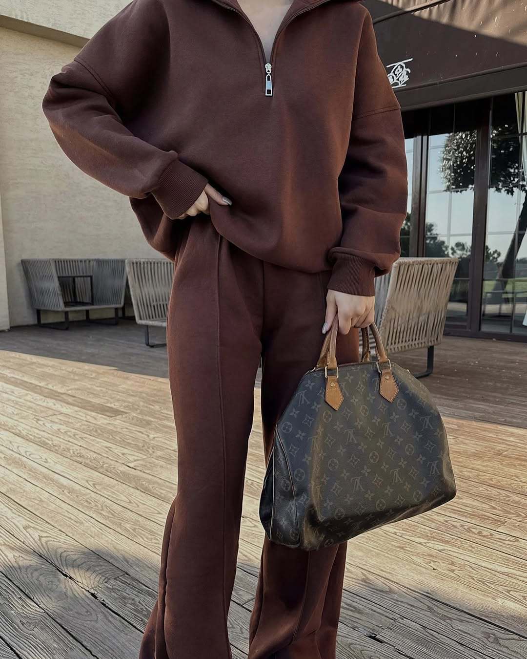 A sweater and trousers two-piece set