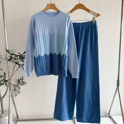 A long-sleeved knitted sweater two-piece set