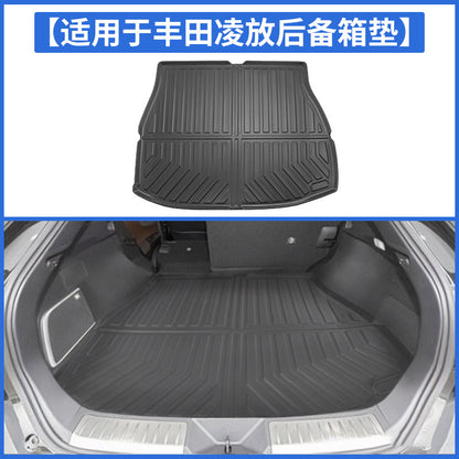 A car trunk floor mat