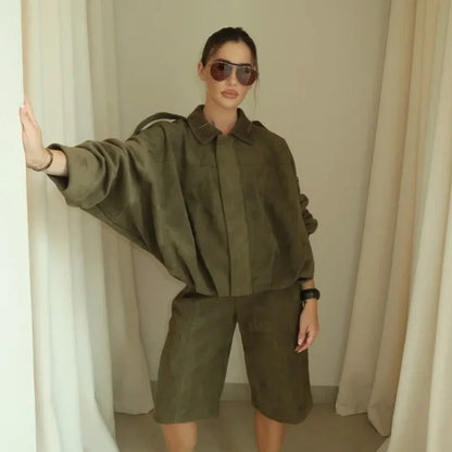 A lady long sleeves
