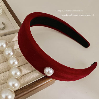 A new autumn and winter red velvet headband retro female Internet celebrity pressure hair wide edge high skull top hair accessories simple temperament headband