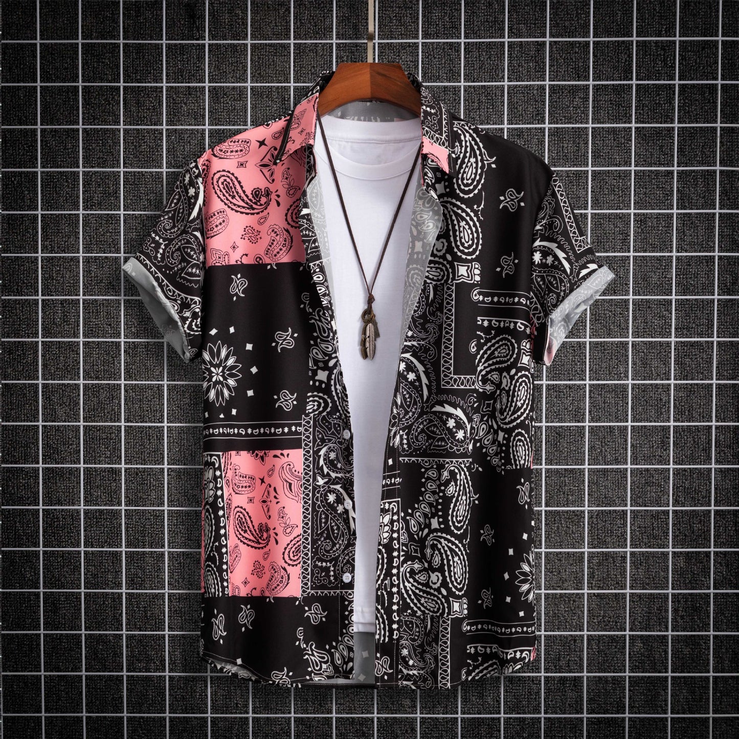 A Men's Fashion Casual Fit Paisley Style Short Sleeve Shirt Non-Positioning - Mixbatch