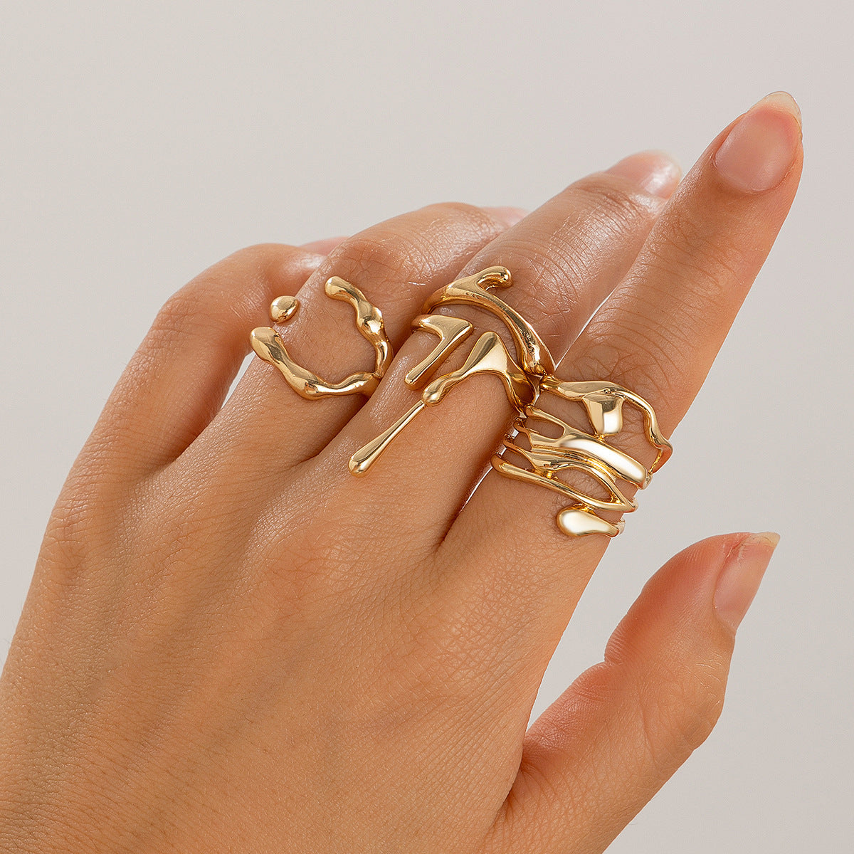 A simple irregular ring jewelry