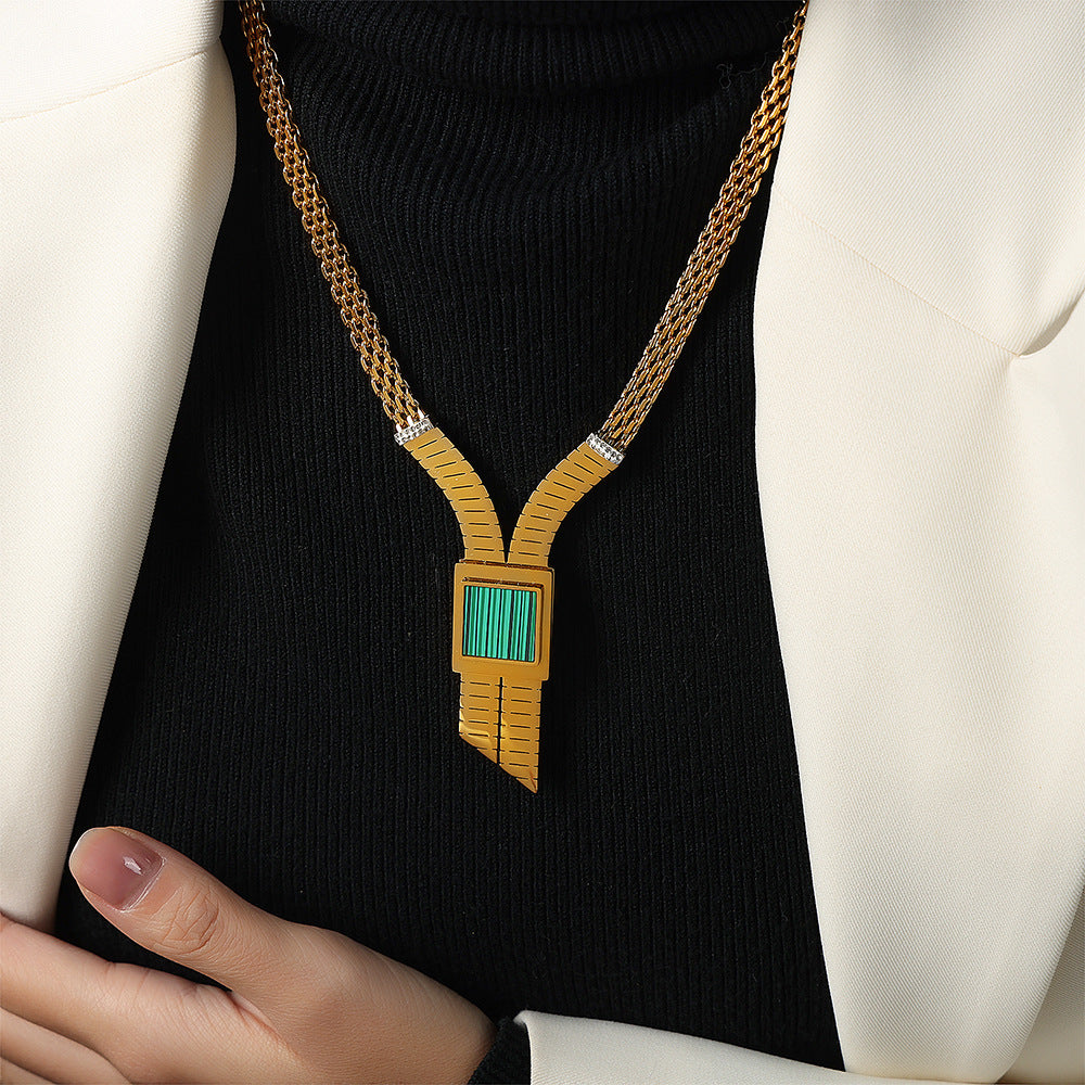 A necklace jewelry