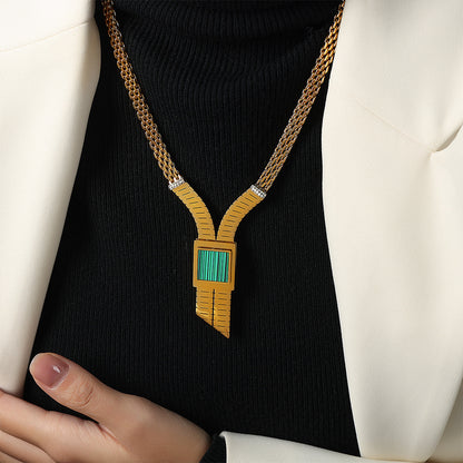 A necklace jewelry