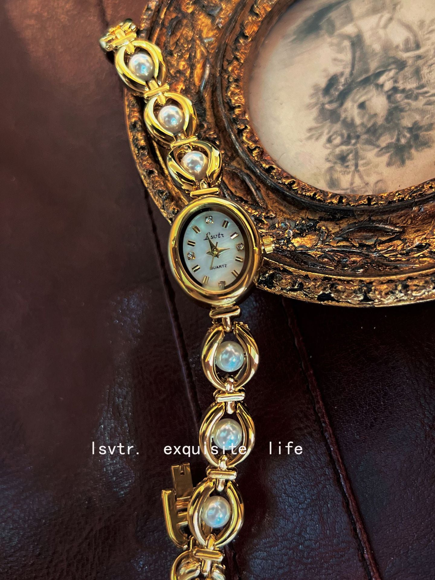 A medieval light luxury imitation pearl watch temperament bracelet women's watch