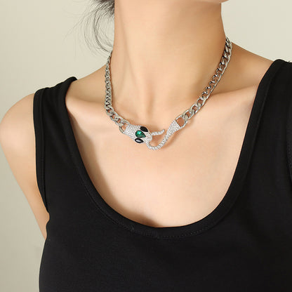 A necklace jewelry