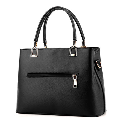 A new fashion trendy shoulder messenger bag handbag Korean version