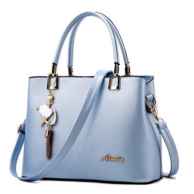 A new fashion trendy shoulder messenger bag handbag Korean version
