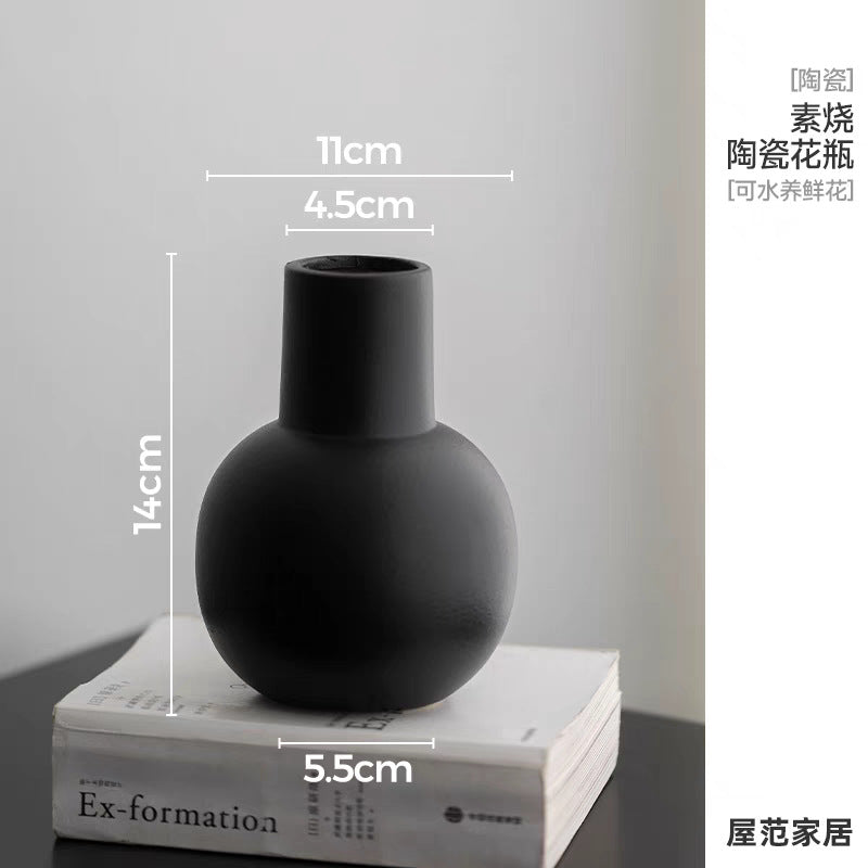 A vase ornament, living room flower arrangement, ceramic, white high-end flower creativity, niche simplicity, light luxury, hydroponics, small water nourishment