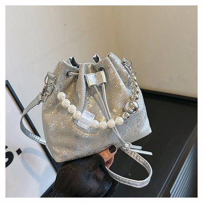 A spring new fashion pleated messenger bag this year popular versatile bucket bag