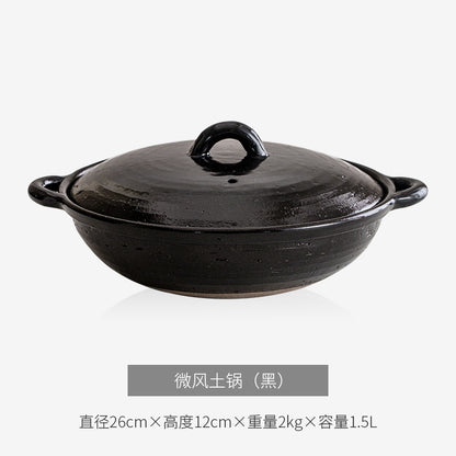 A clay soup pot
