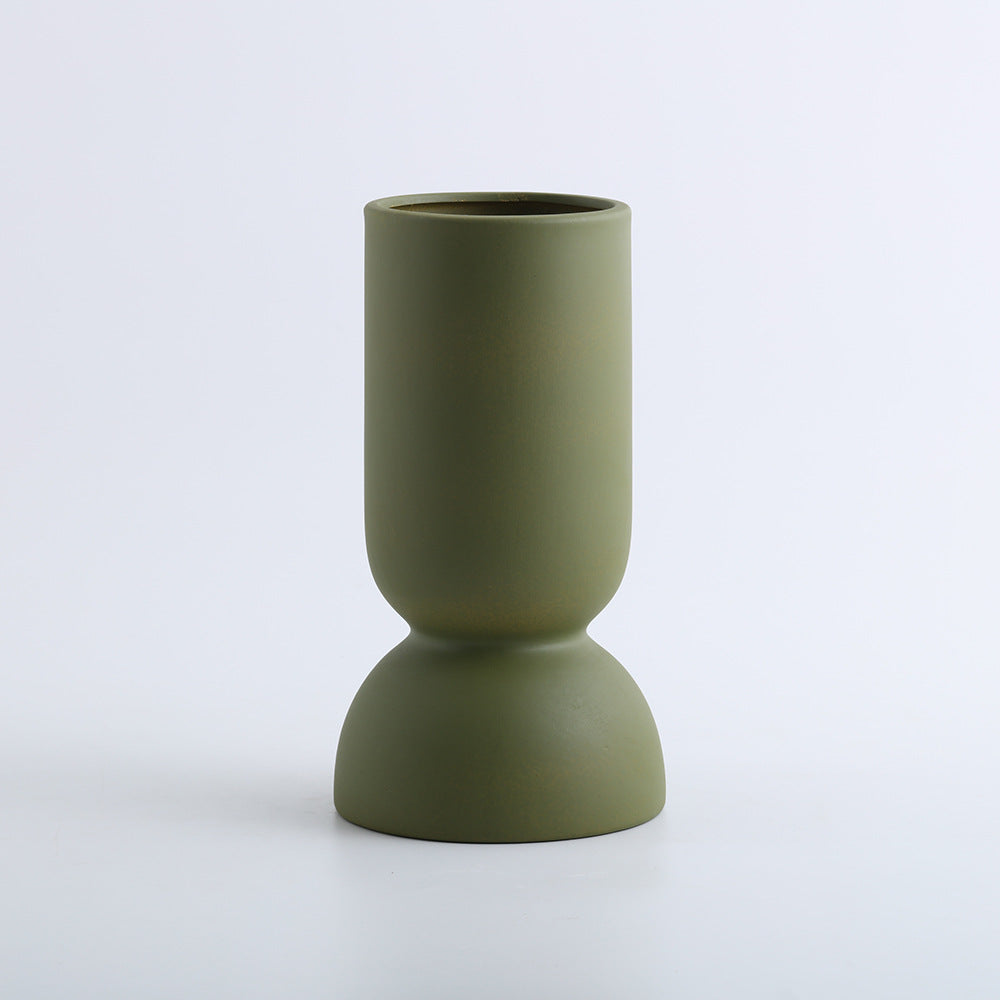 A ceramic vase decorative ornament