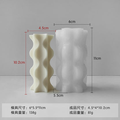 A cylindrical mold