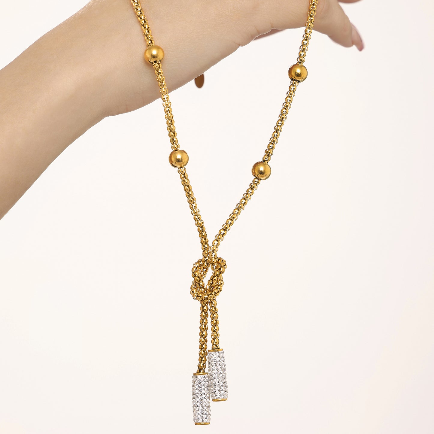 A necklace jewelry