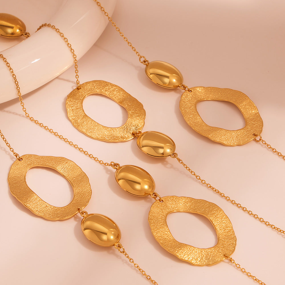 A necklace jewelry