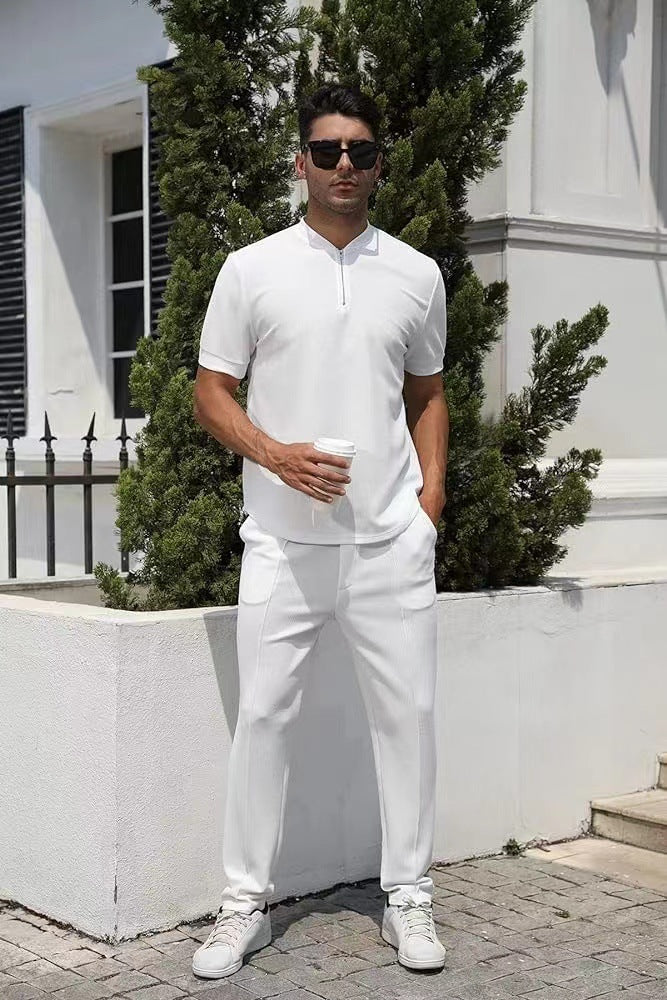 A solid color polo shirt sports suit