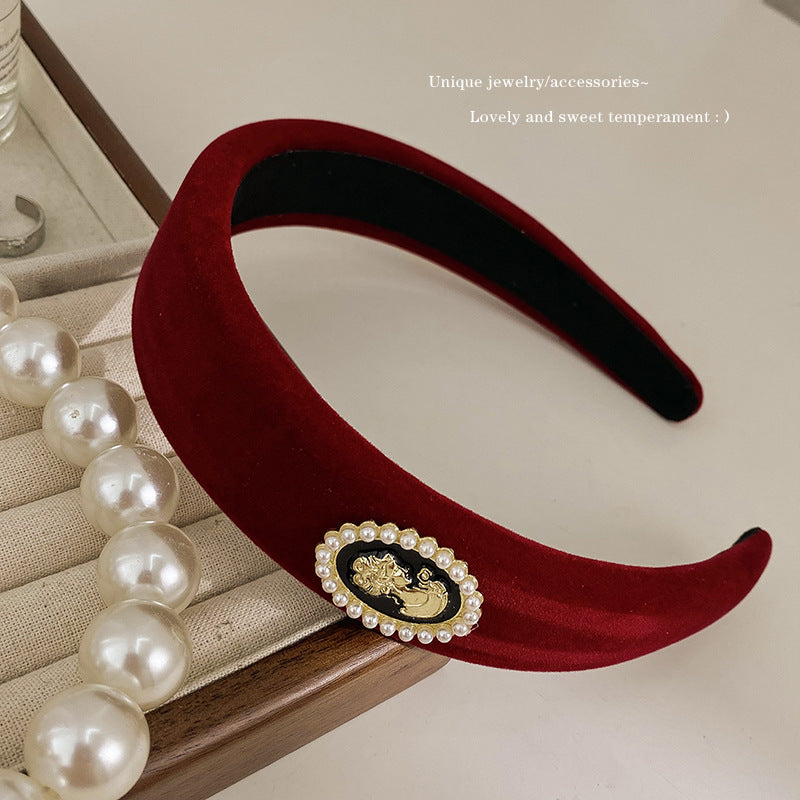 A winter new year retro red velvet headband female Internet celebrity pressure hair wide edge hair accessories high cranium simple temperament headband