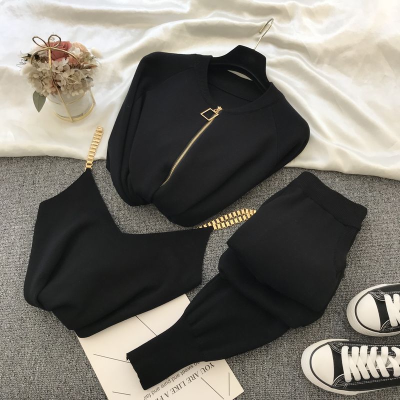 A women's set three-piece set