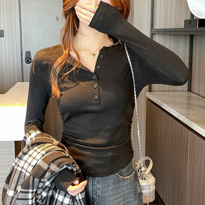 A long-sleeved top