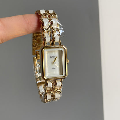 A watch women's niche light luxury retro exquisite high-end gold steel belt watch
