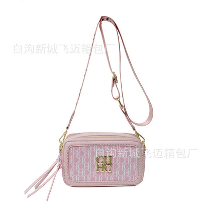 A Europe and the United States new personality letter style color fashion popular letter solid color shoulder messenger bag tide