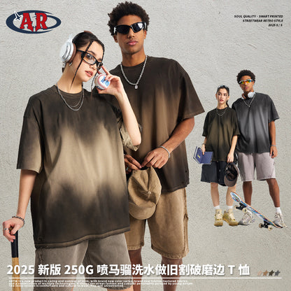 A spray-dyed retro short-sleeved T-shirt