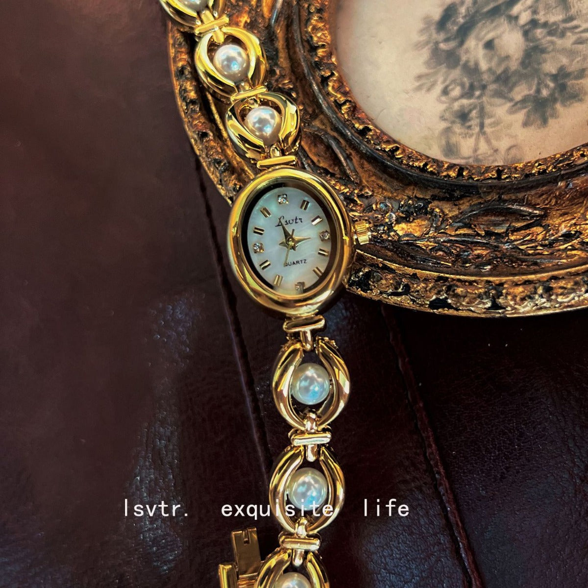 A medieval light luxury imitation pearl watch temperament bracelet women's watch