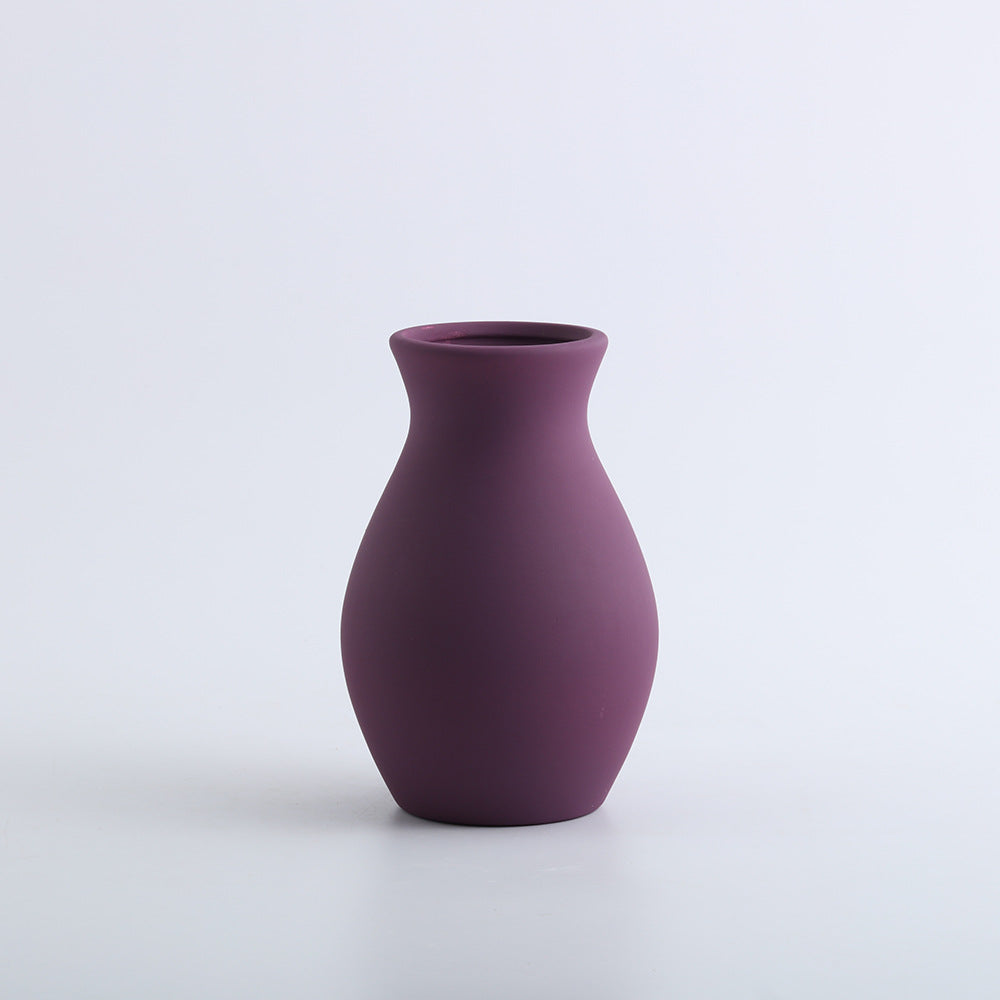 A ceramic vase decorative ornament