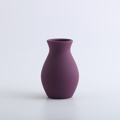 A ceramic vase decorative ornament