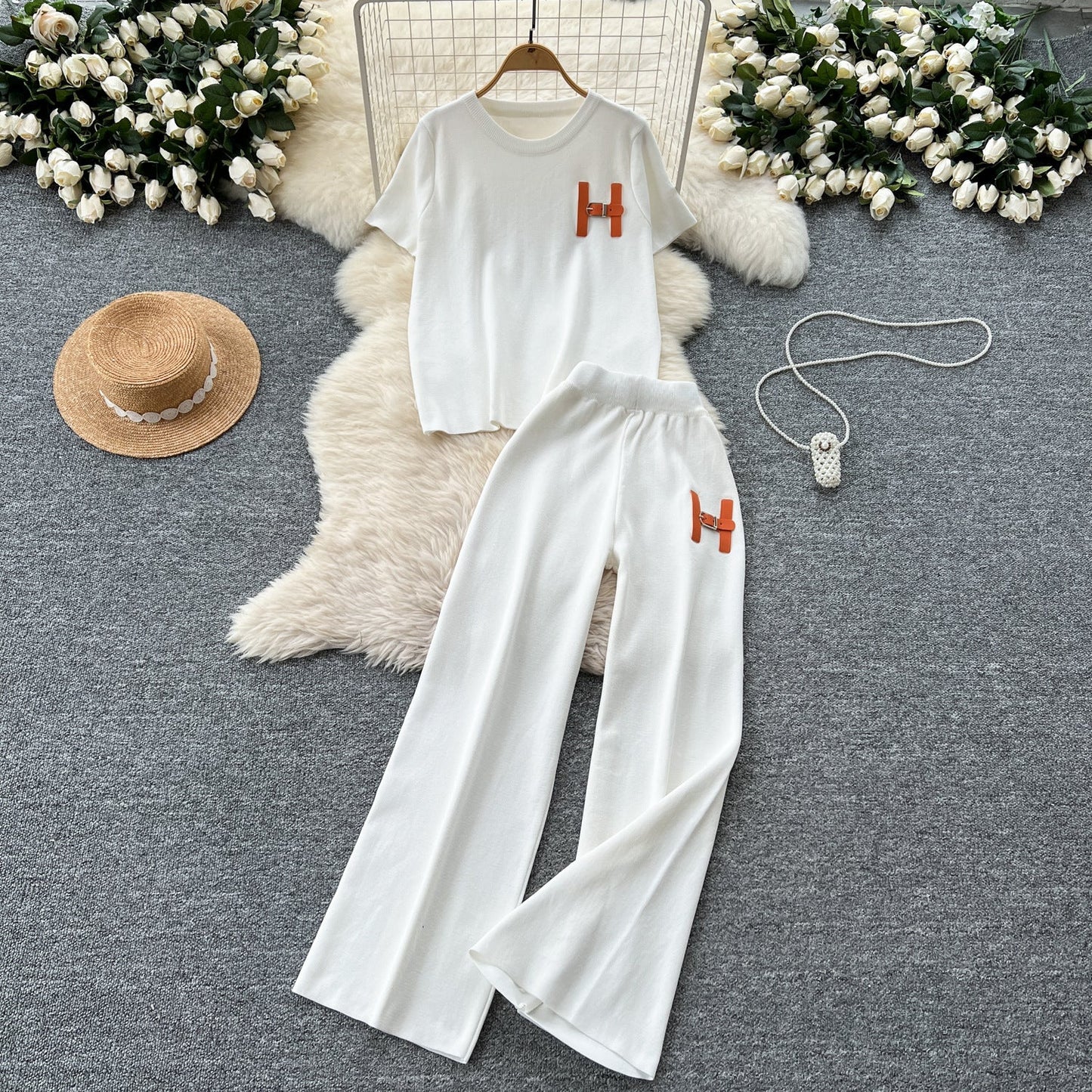 A women's knitting two-piece set