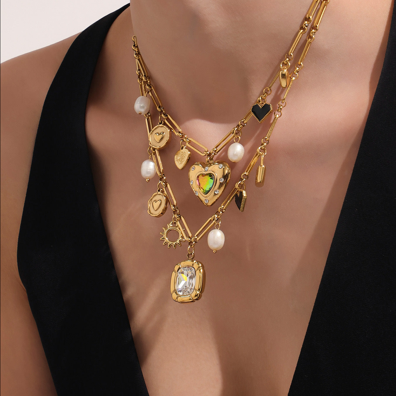 A necklace jewelry
