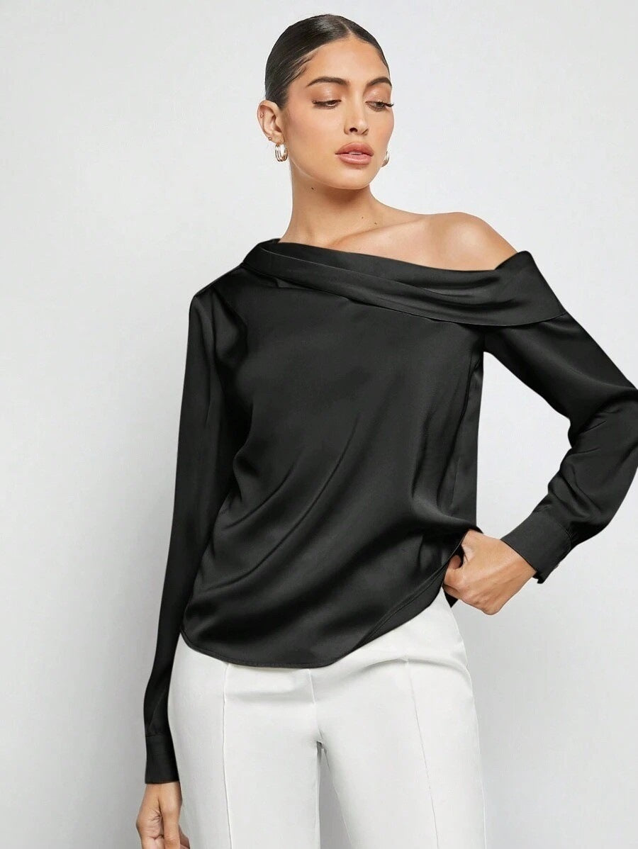 A women's long-sleeved top