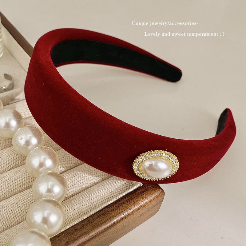 A new autumn and winter red velvet headband retro female Internet celebrity pressure hair wide edge high skull top hair accessories simple temperament headband