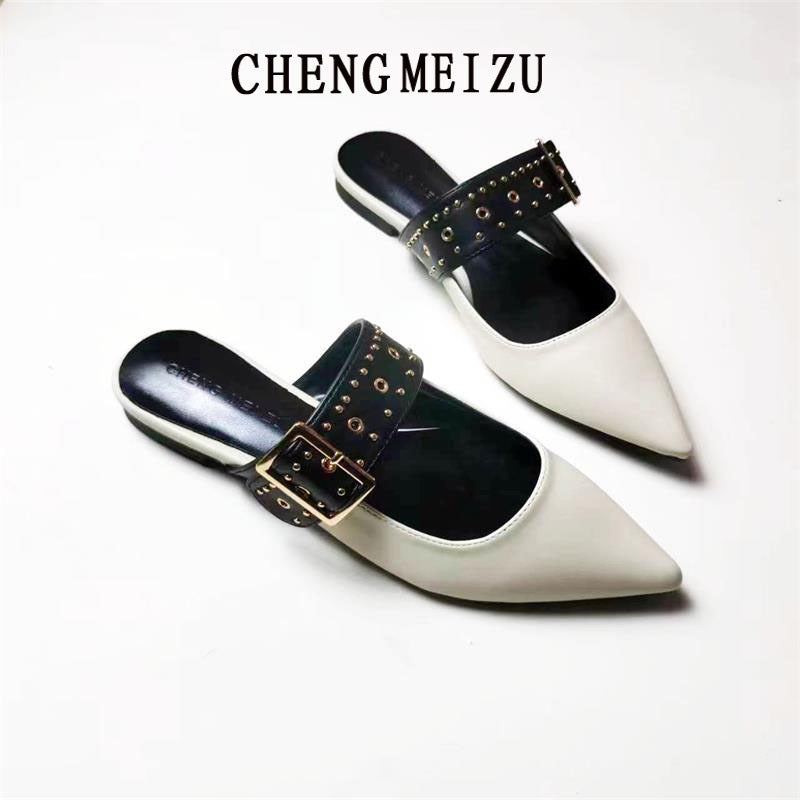A women's temperament pointed slippers summer sandals