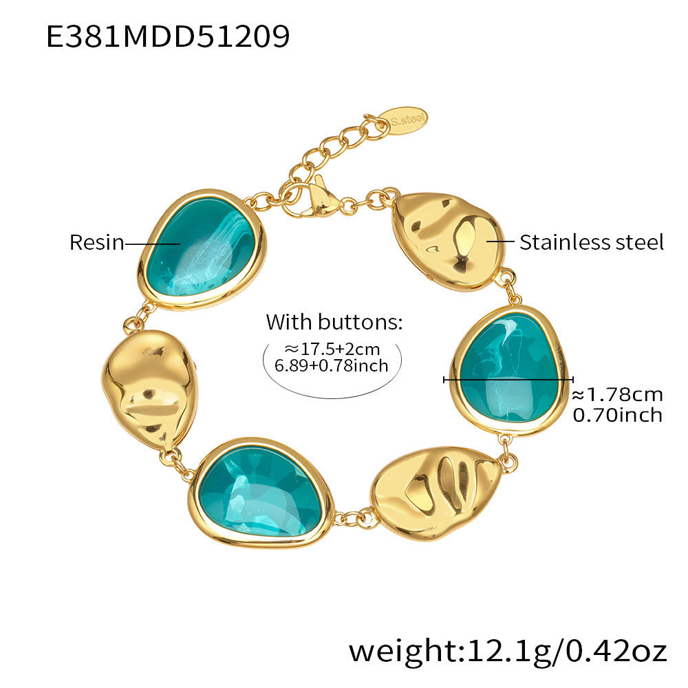 A bracelet jewelry