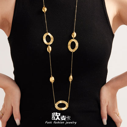 A necklace jewelry