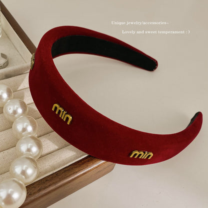 A winter new year retro red velvet headband female Internet celebrity pressure hair wide edge hair accessories high cranium simple temperament headband