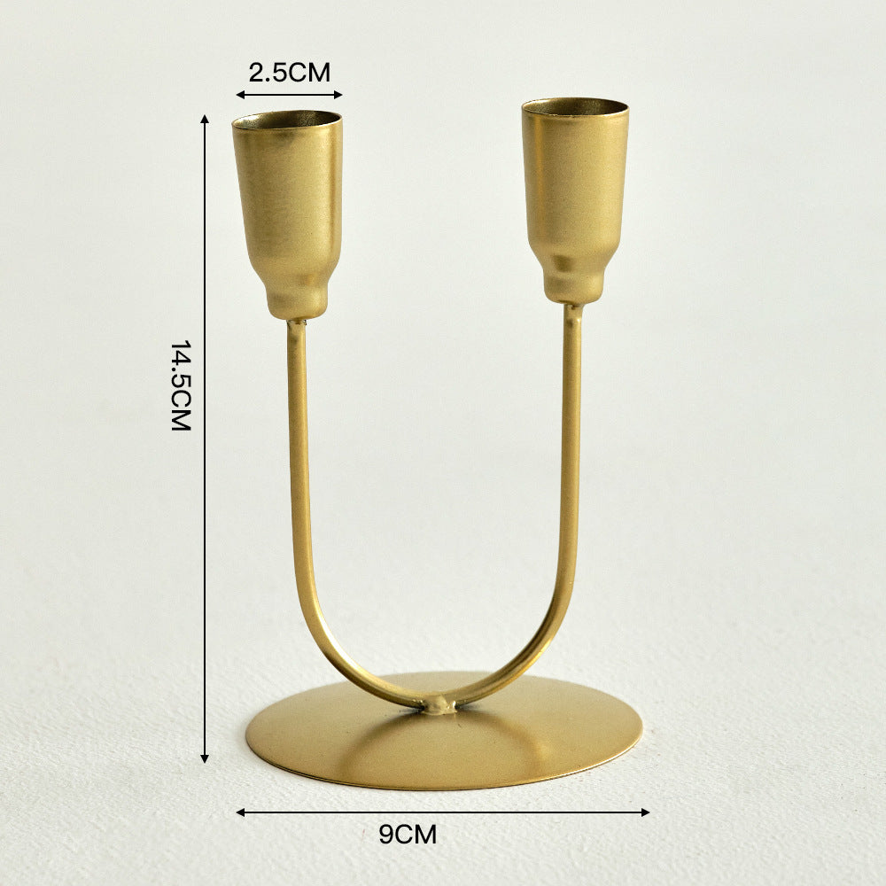 A new wrought iron U-shaped double-ended metal candle holder, dining table, candle ware, Nordic simple light luxury decorative ornament