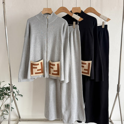 A trousers knitted two-piece set