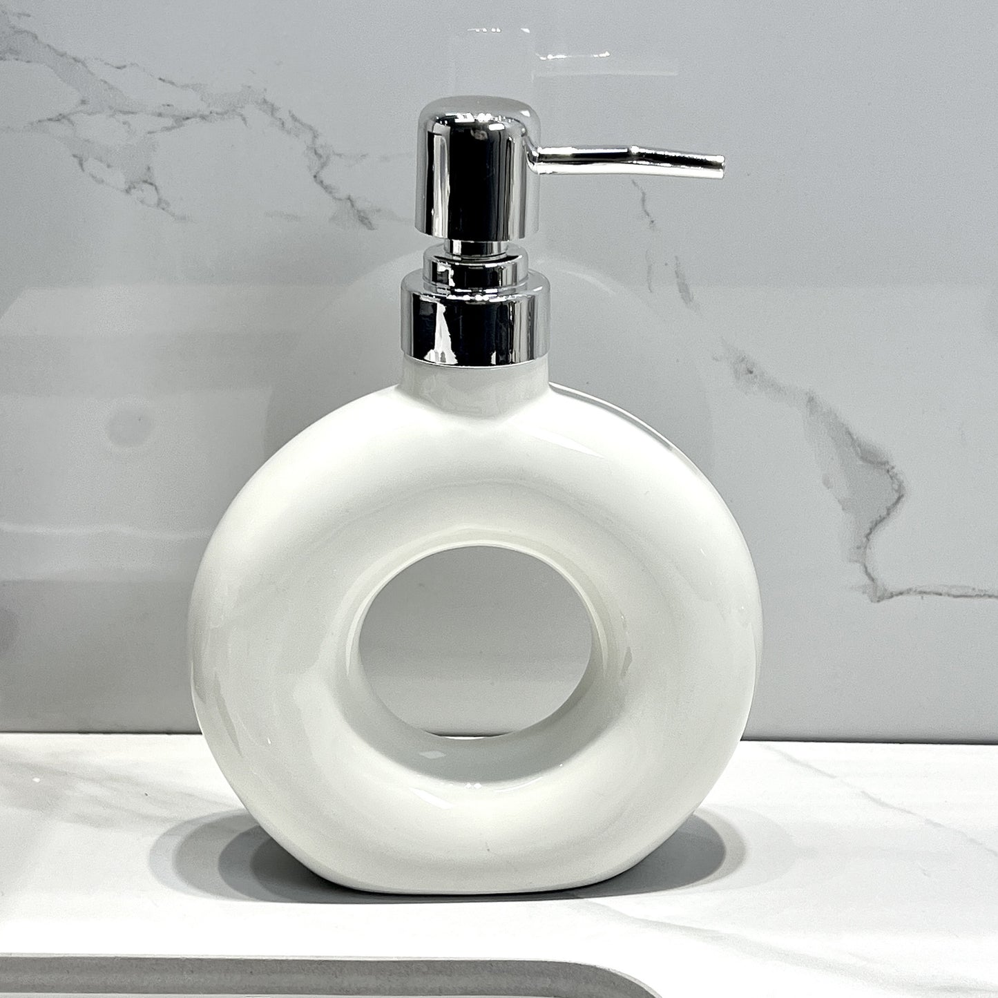 A ceramic pressing bottle