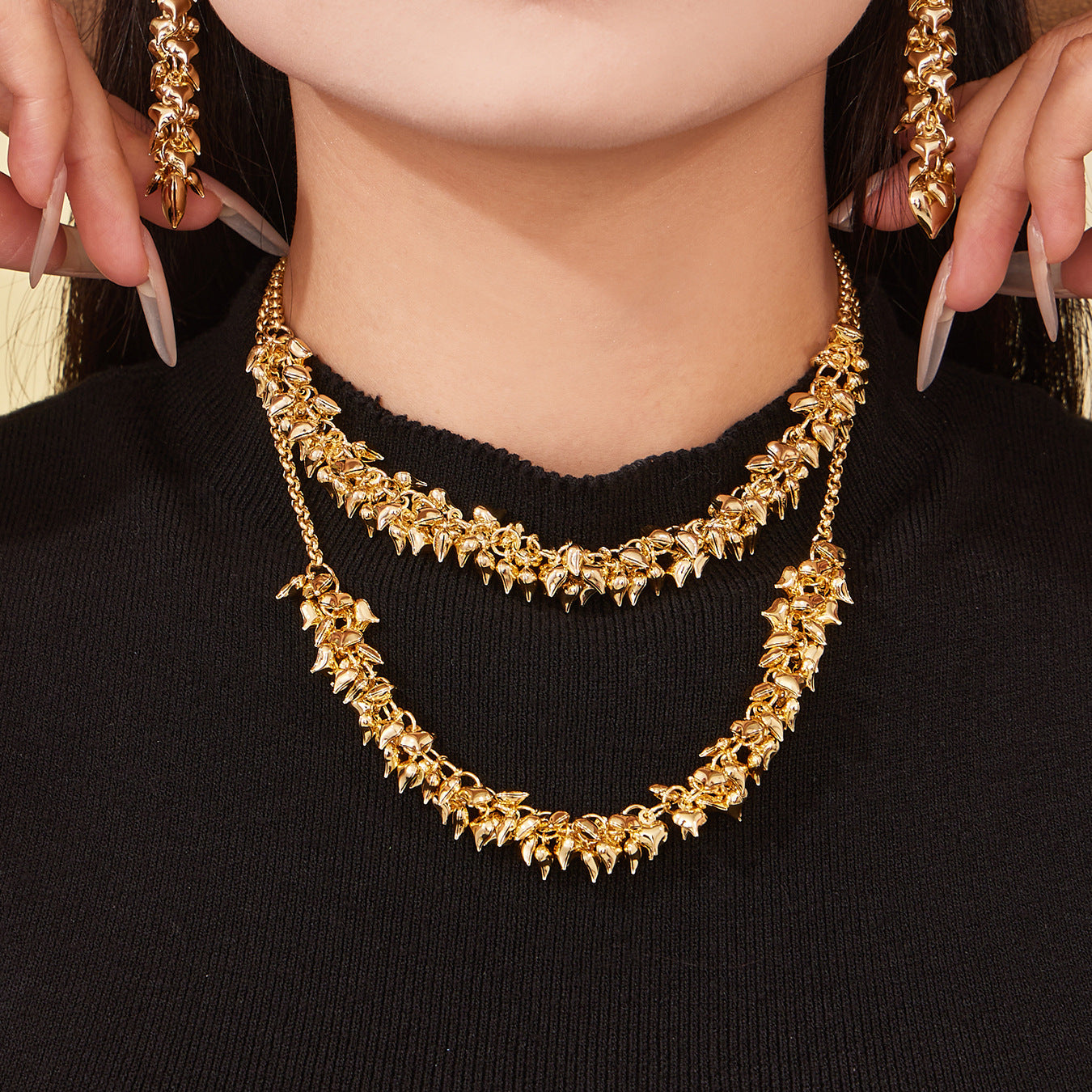A necklace jewelry
