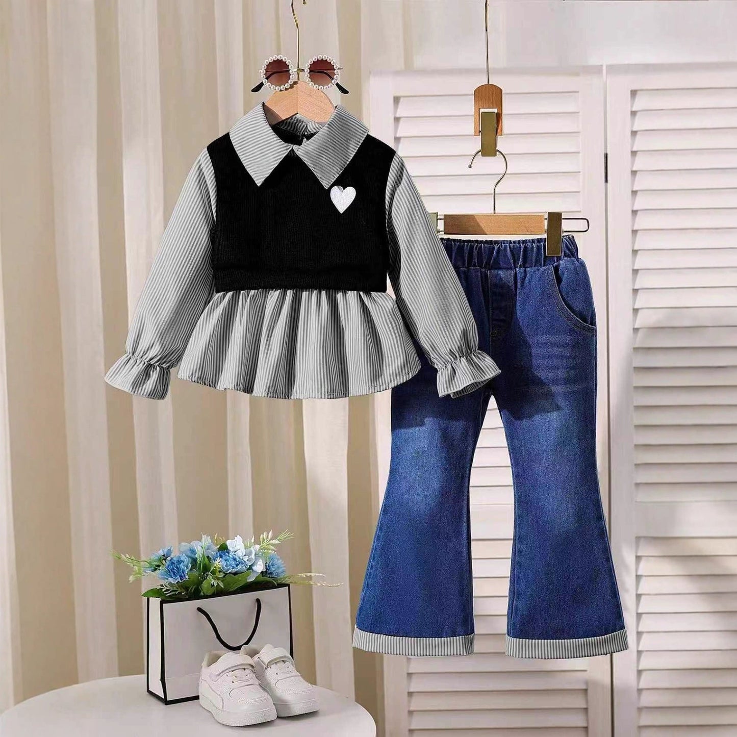 A children's set two-piece set