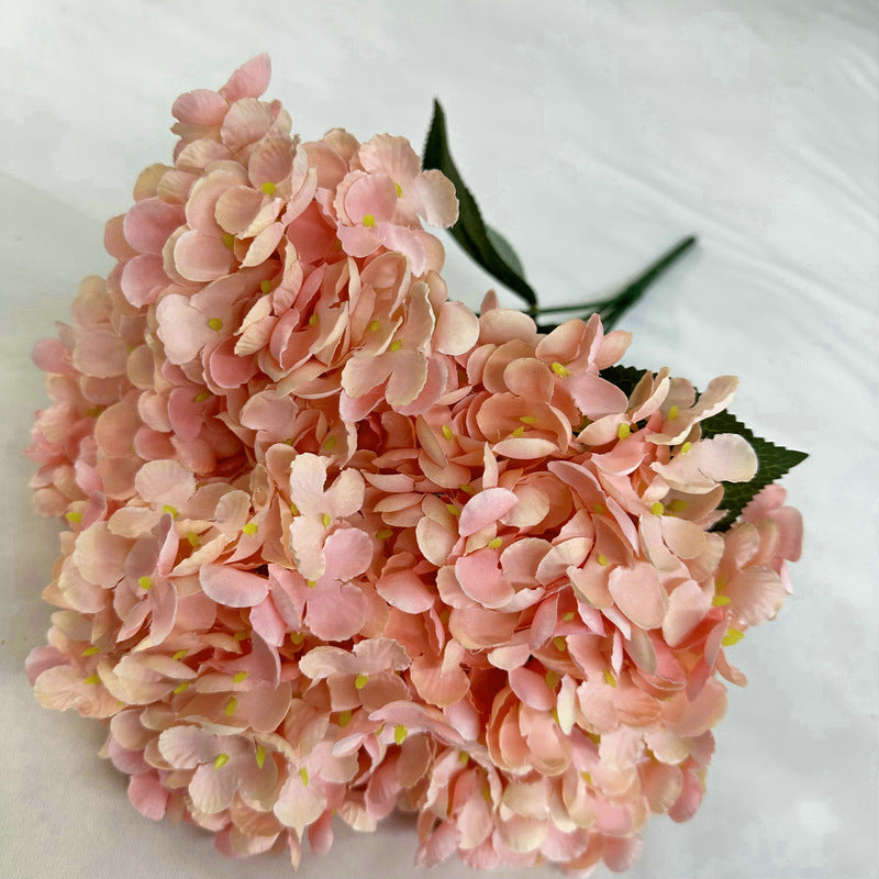 A 5 head Meiyu hydrangea decoration simulated flower wedding arrangement polished cloth fake flower hotel decoration hydrangea