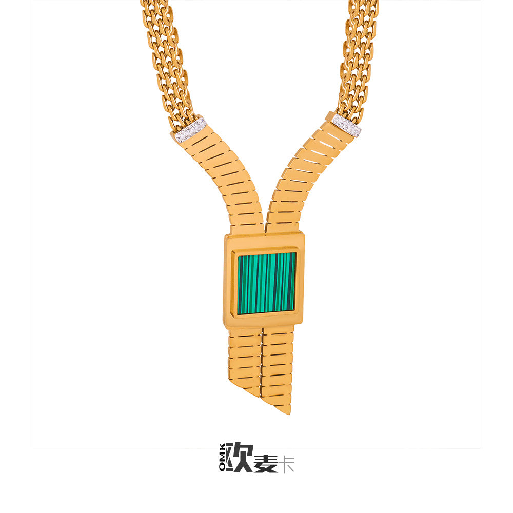 A necklace jewelry