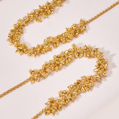 A necklace jewelry