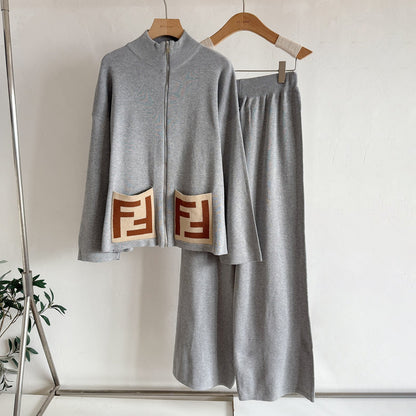 A trousers knitted two-piece set