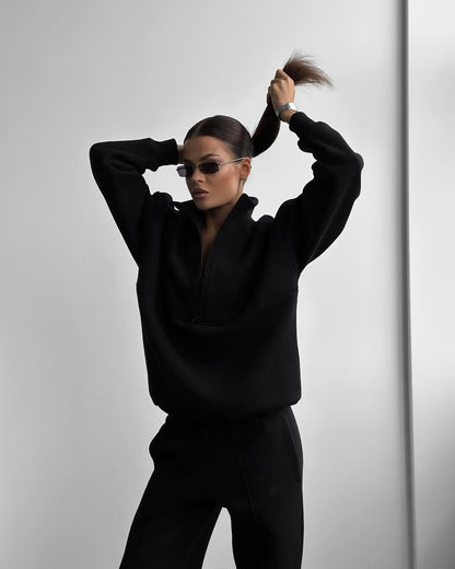 A long-sleeved sweater set two-piece set